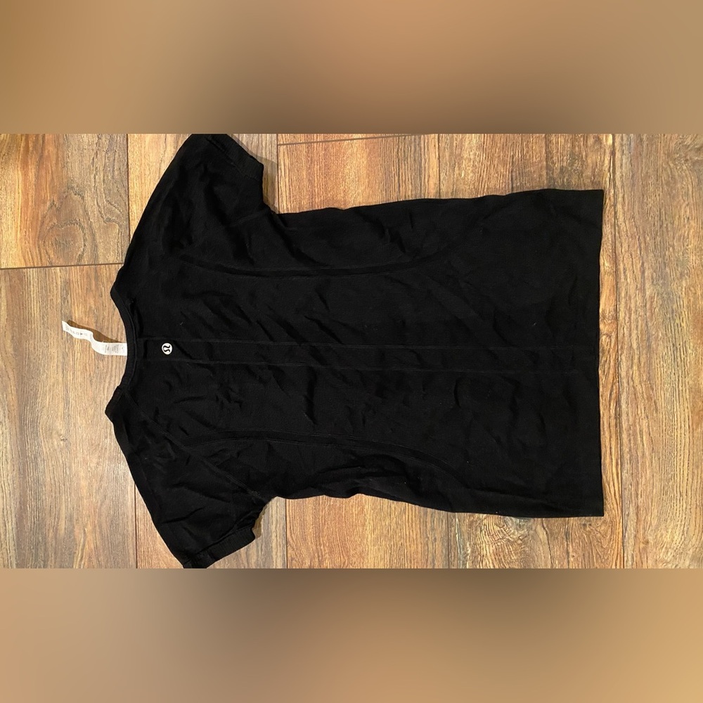 Black Lululemon Top, Swiftly Tech Size 4. New Wit… - image 2